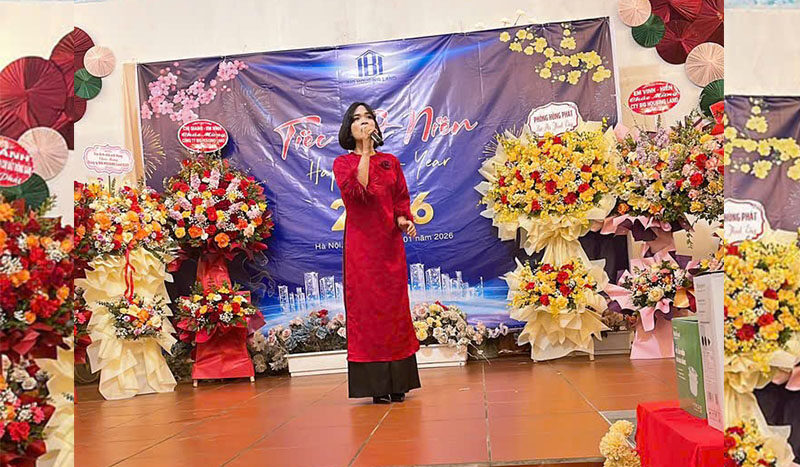 Văn nghệ cây nhà lá vườn