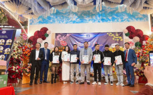 Vinh danh các cá nhân có thành tích xuất sắc trong năm